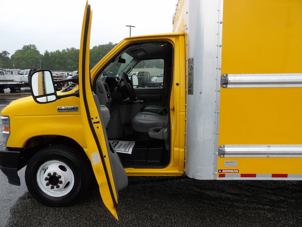 Used 2021 Ford E-350 and Econoline 350 Super Duty RWD image 13