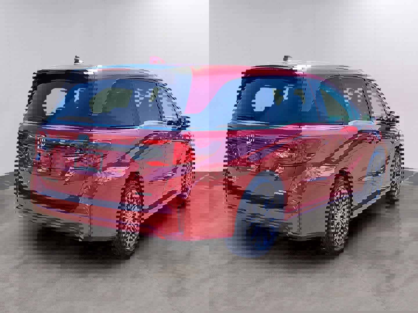 Certified 2025 Honda Odyssey Touring image 2