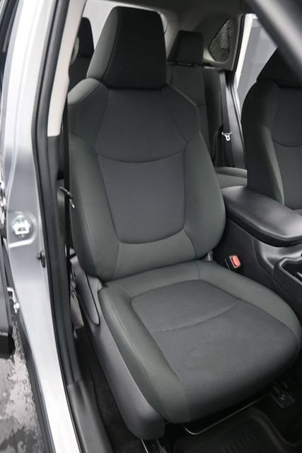 Used 2024 Toyota RAV4 LE FWD image 16