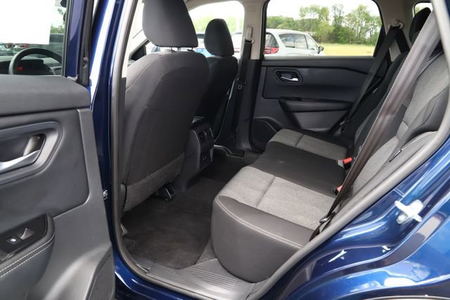 Used 2025 Nissan Rogue SV AWD/4WD image 19