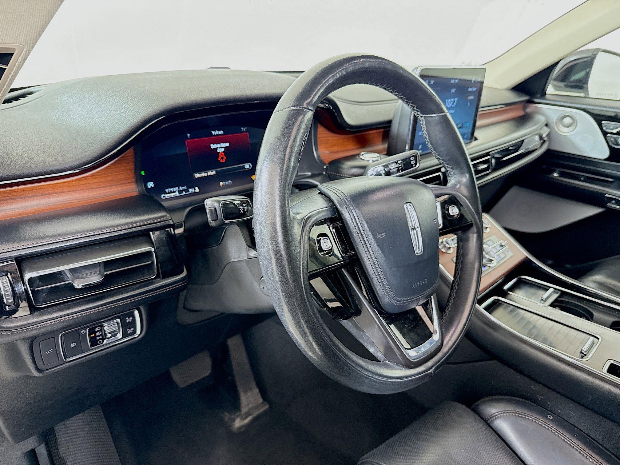 Used 2021 Lincoln Aviator Reserve w/ Equipment Group 202A image 9