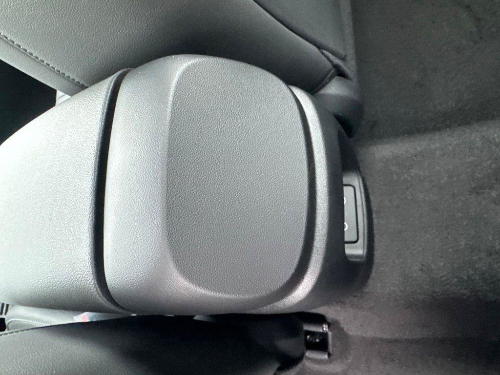 New 2026 Hyundai Elantra SEL Sport FWD image 23