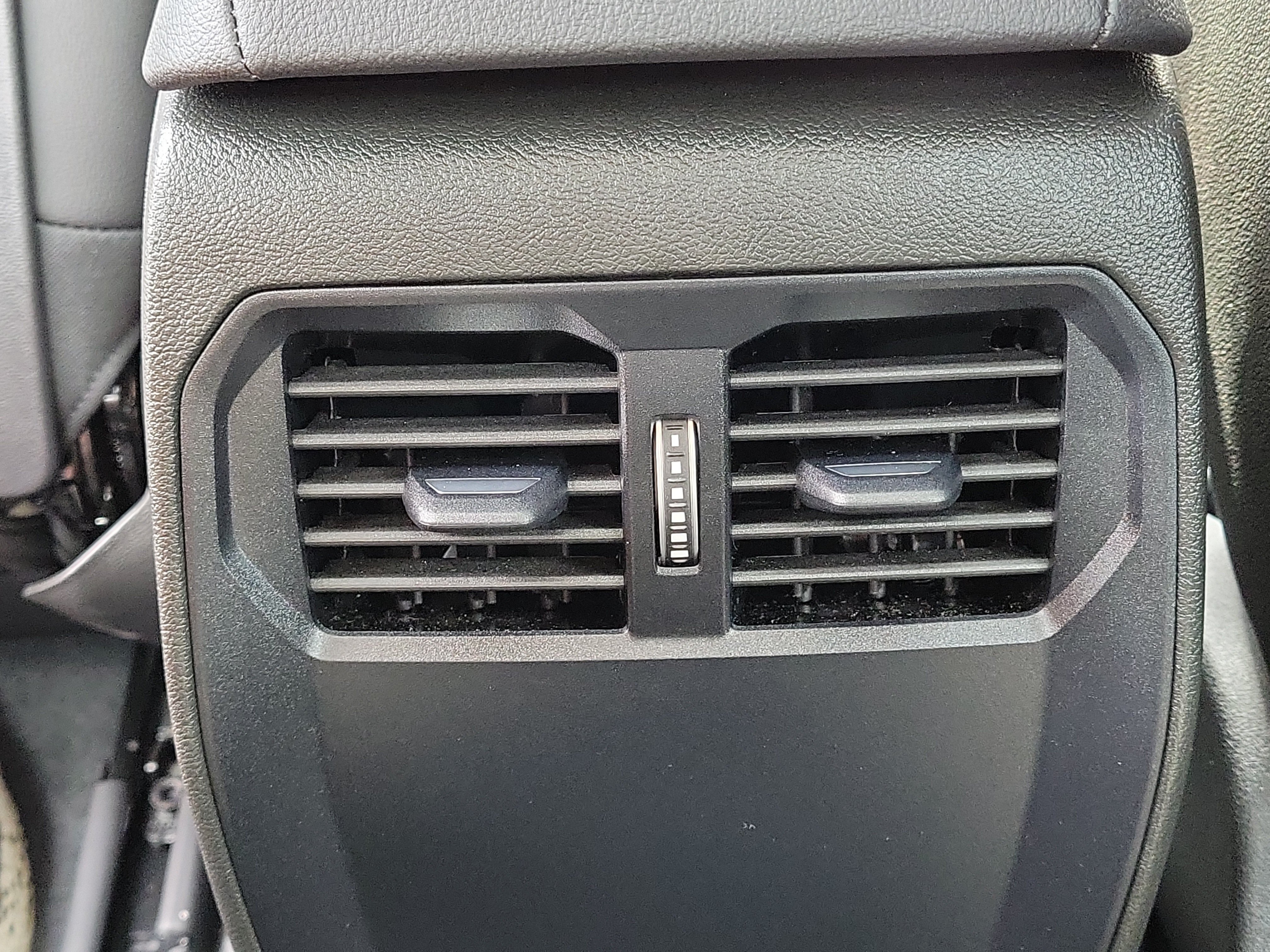Used 2025 BMW 230i Coupe RWD image 9