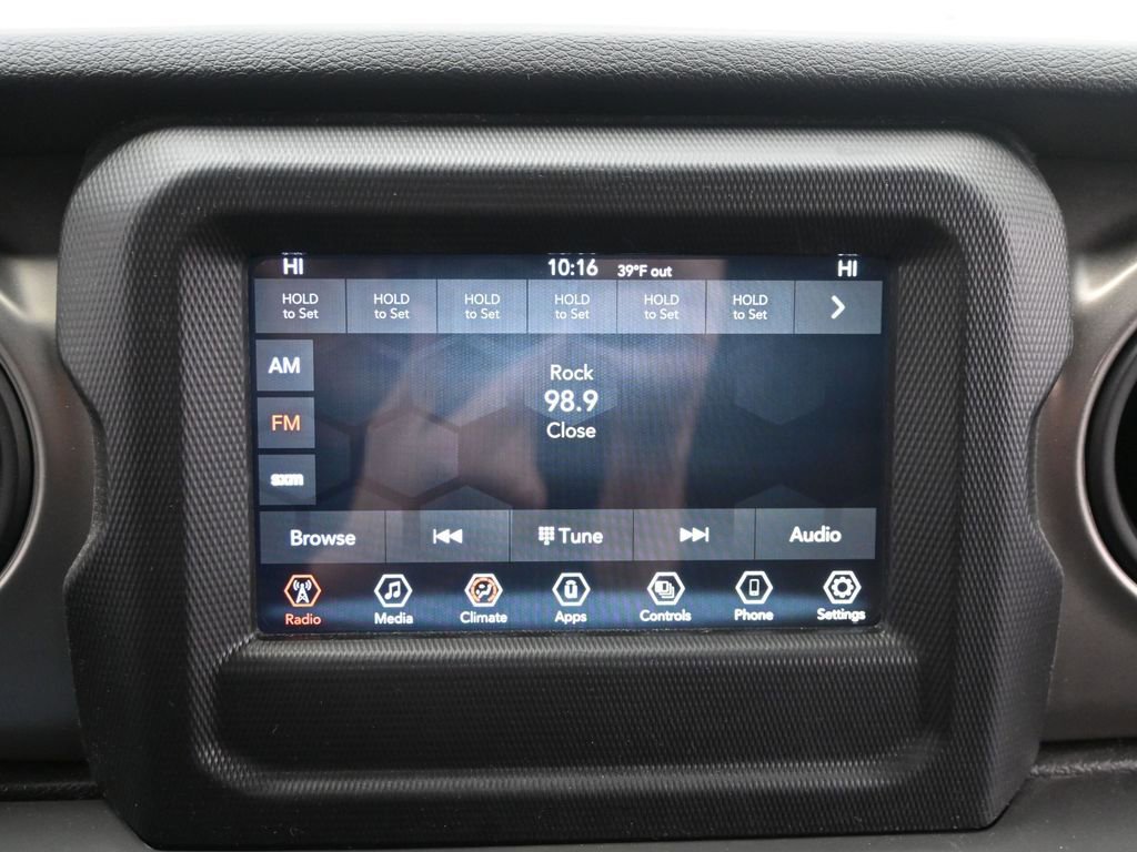 Used 2021 Jeep Gladiator Sport image 19