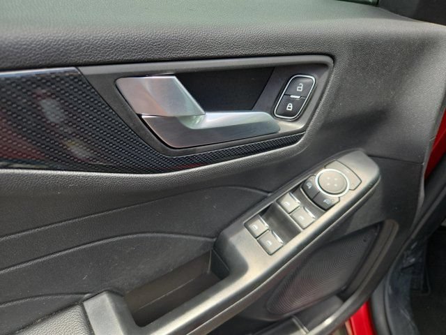 Used 2025 Ford Escape ST-Line AWD/4WD image 13