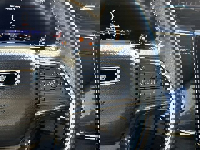 Used 2022 Jeep Grand Cherokee L Laredo image 11