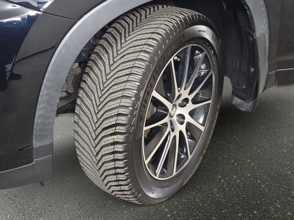 Used 2017 Toyota Highlander SE image 38