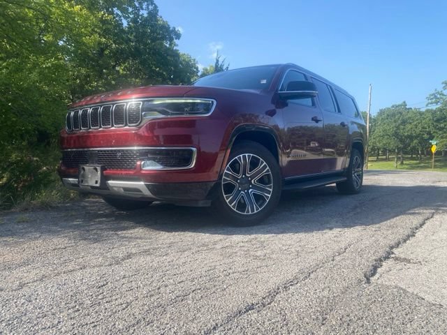 Used 2024 Jeep Wagoneer L Series II w/ Flexible Seating Group RWD image 3