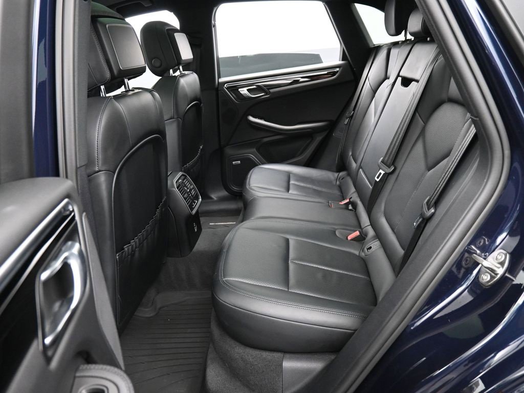 Certified 2023 Porsche Macan Turbo image 24