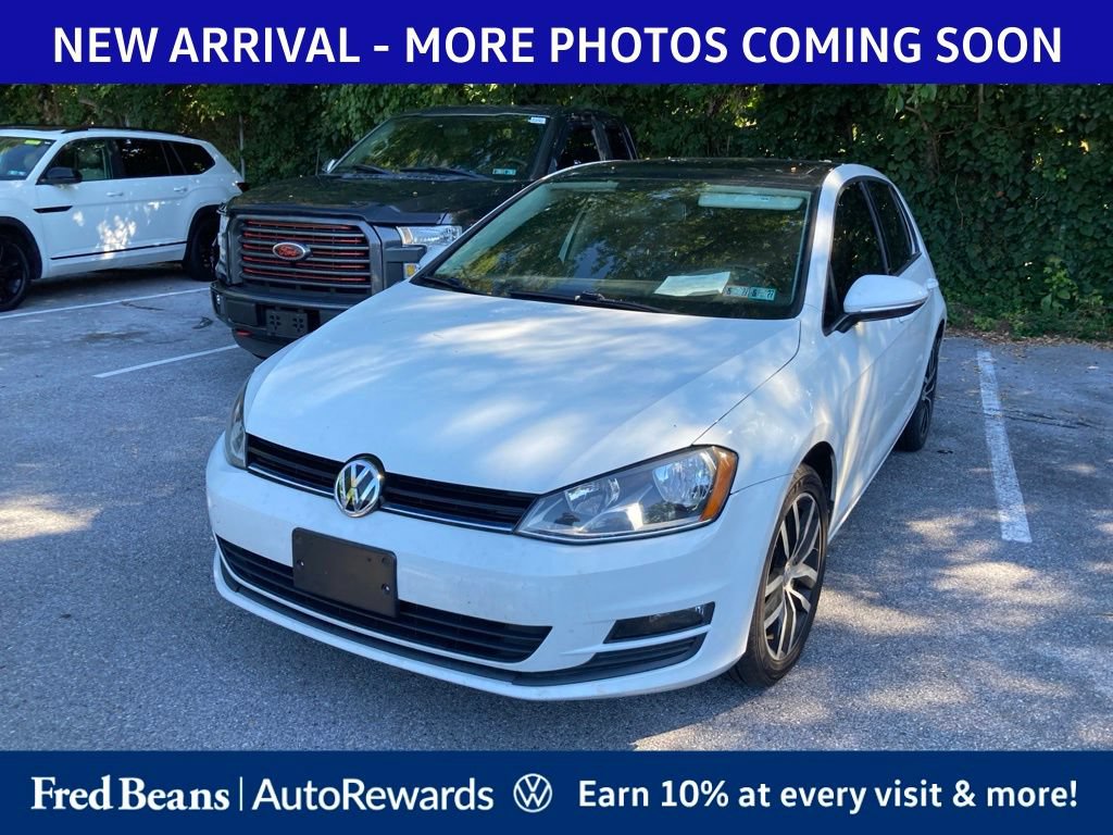 Used 2017 Volkswagen Golf SE FWD image 3