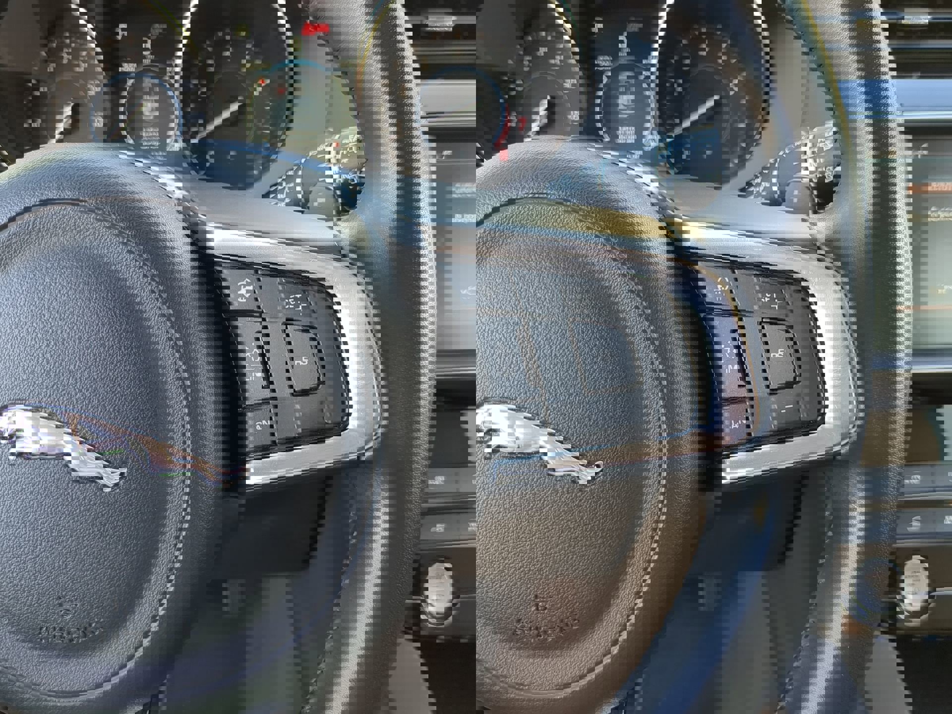 Used 2018 Jaguar F-PACE Prestige image 30