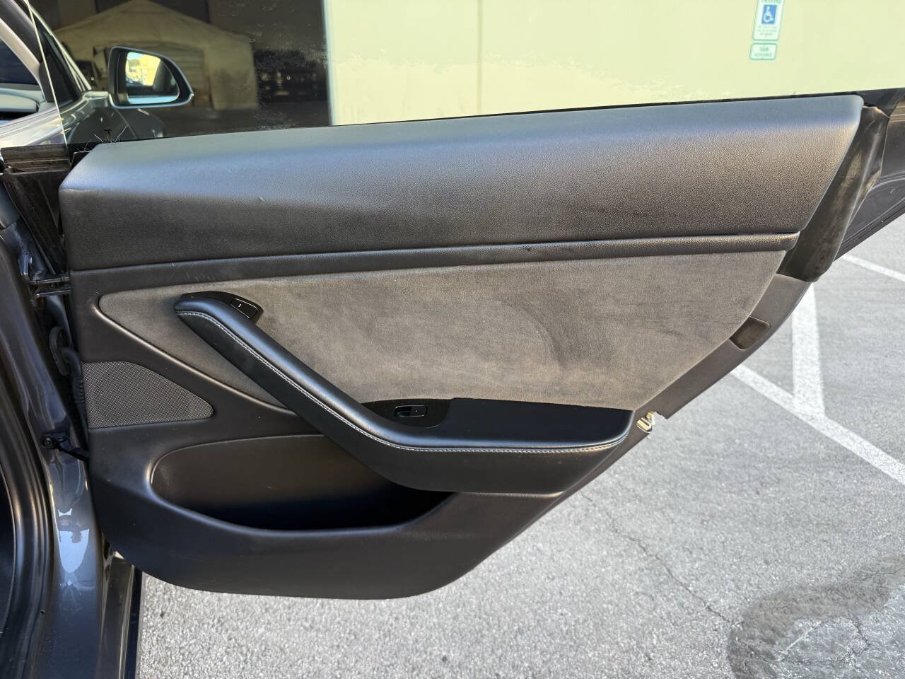 Used 2023 Tesla Model Y Long Range AWD/4WD image 27