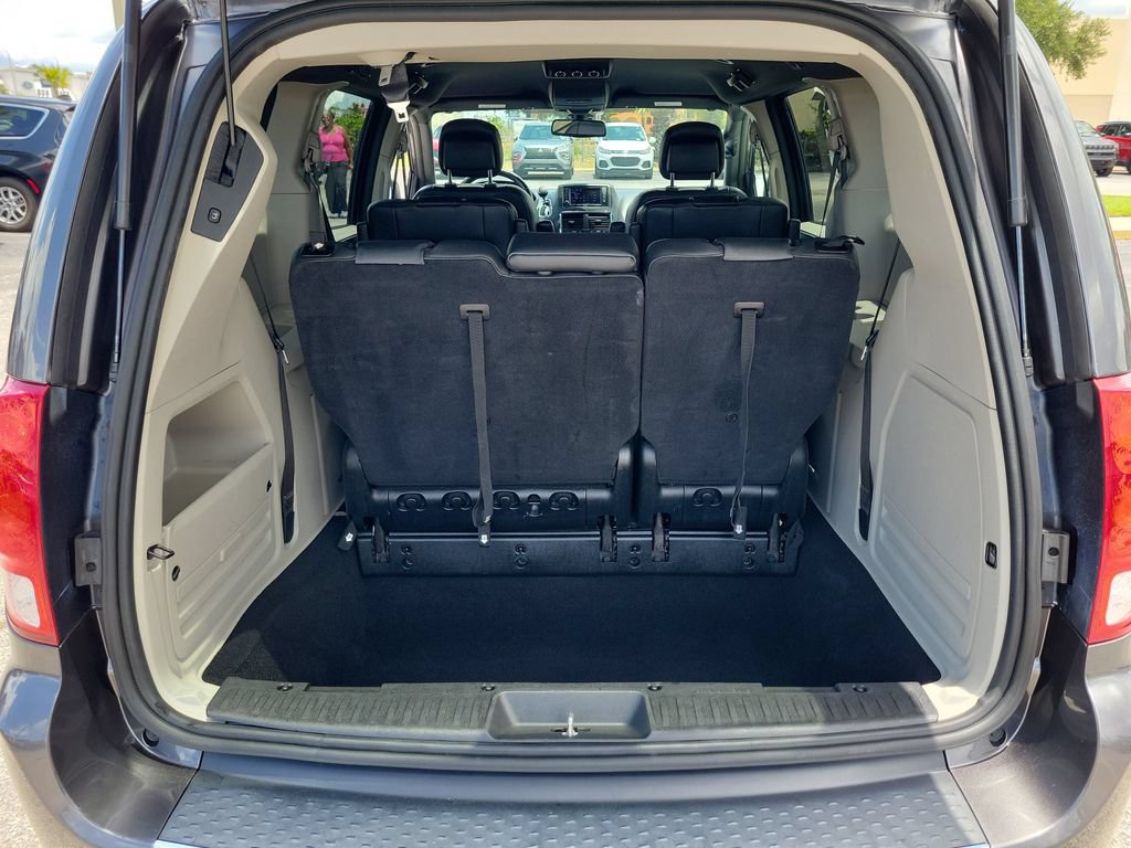 Used 2019 Dodge Grand Caravan SXT FWD image 6