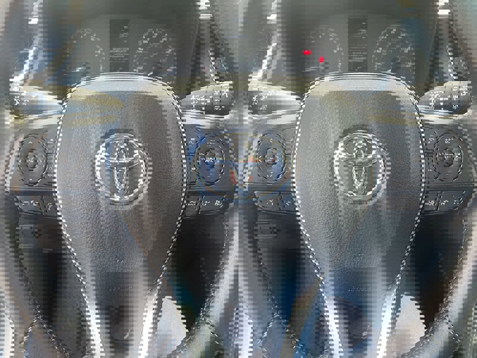 Used 2023 Toyota Corolla Cross LE w/ Moonroof Package image 16