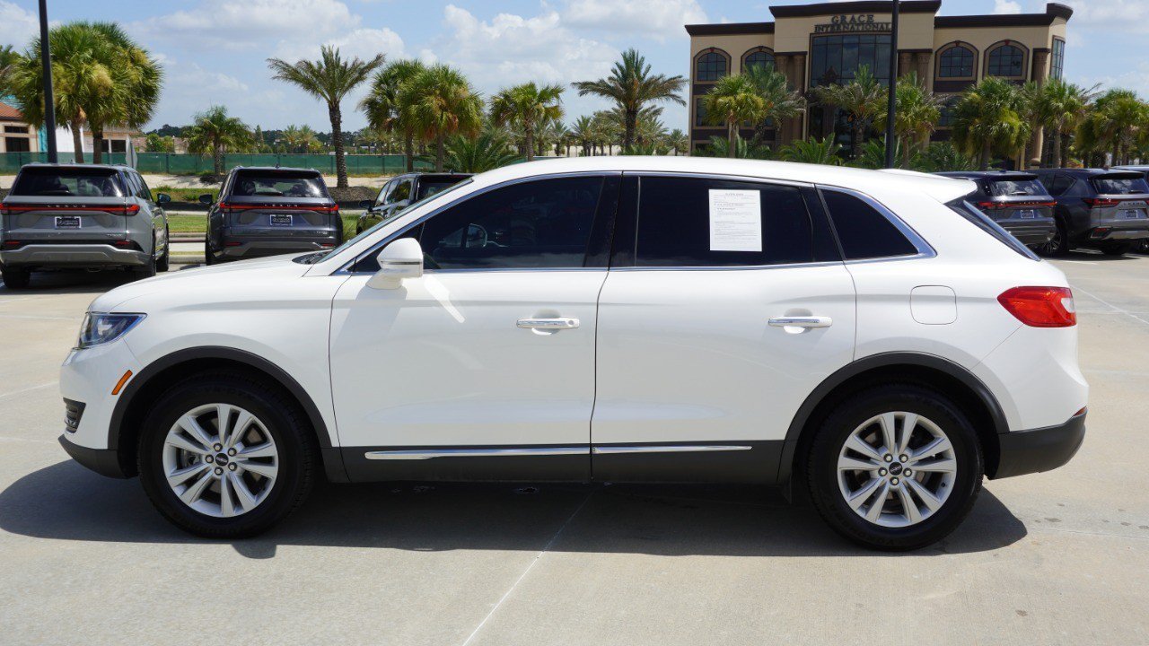 Used 2016 Lincoln MKX Premiere w/ Cargo Accessories Package FWD image 5