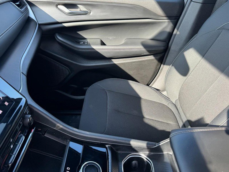 Used 2024 Jeep Grand Cherokee Laredo w/ Luxury Tech Group I image 13