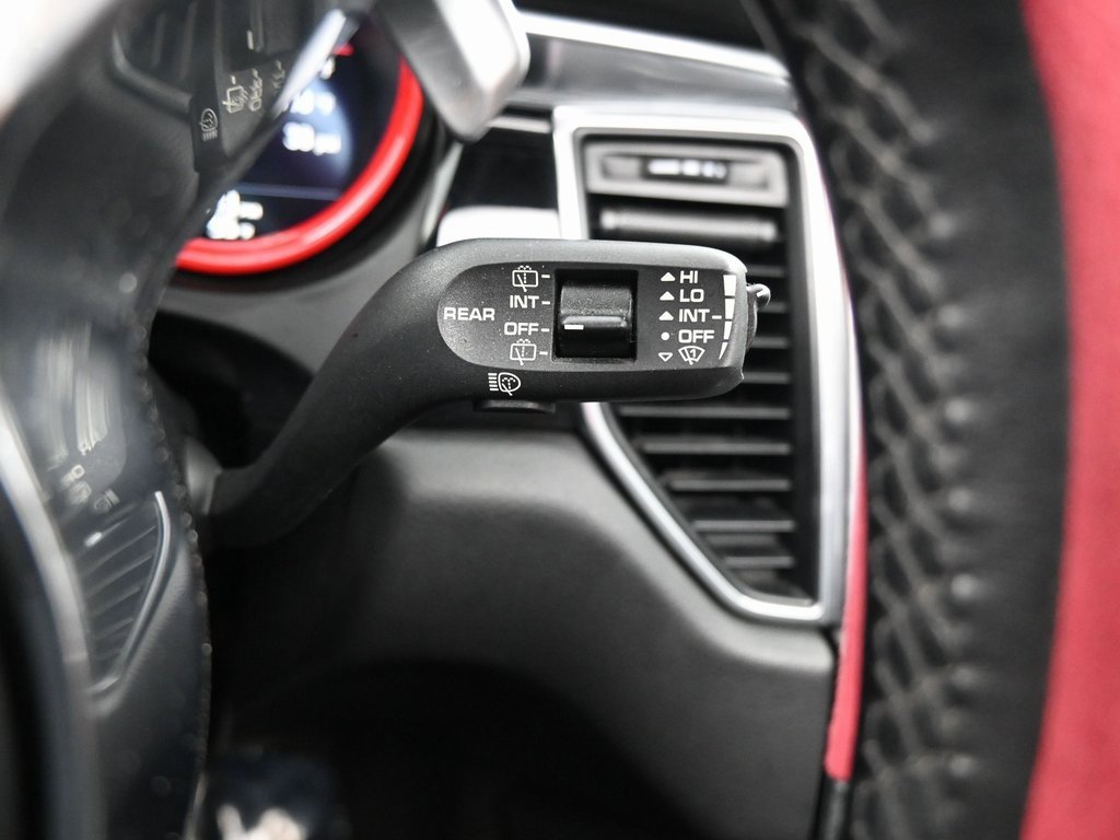 Used 2015 Porsche Macan S image 16