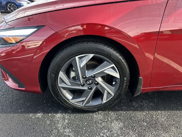 Certified 2025 Hyundai Elantra Sport image 10