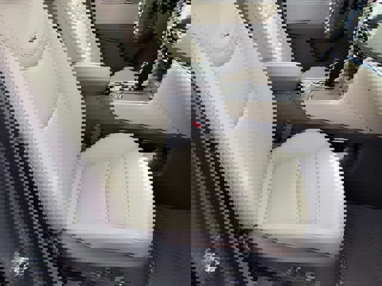 Used 2025 Cadillac XT5 Premium Luxury image 23