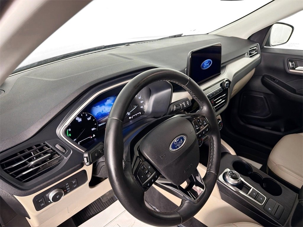 Used 2022 Ford Escape SEL image 13