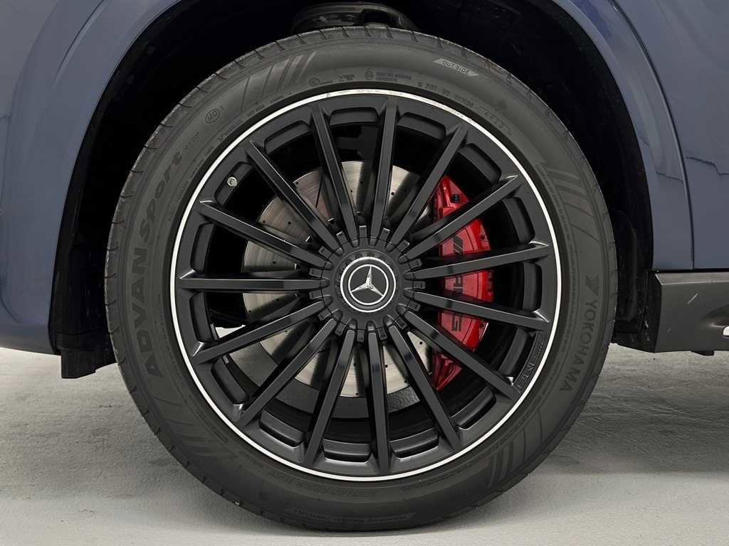 Used 2024 Mercedes-Benz GLS 63 AMG 4MATIC image 9