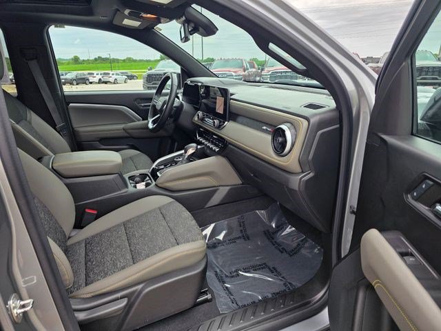 Used 2024 Chevrolet Colorado ZR2 w/ Technology Package AWD/4WD image 19