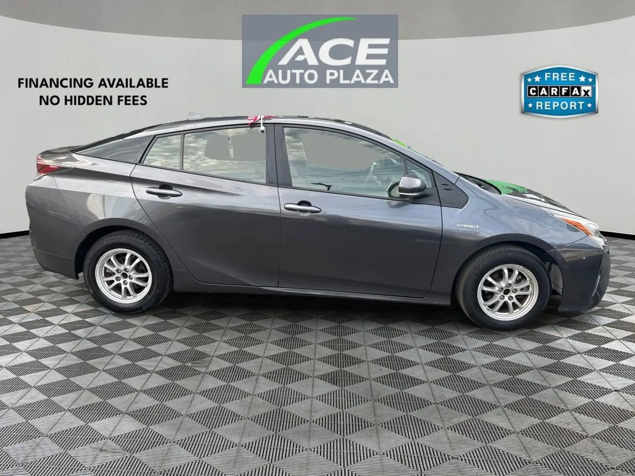 Used 2016 Toyota Prius Two image 4