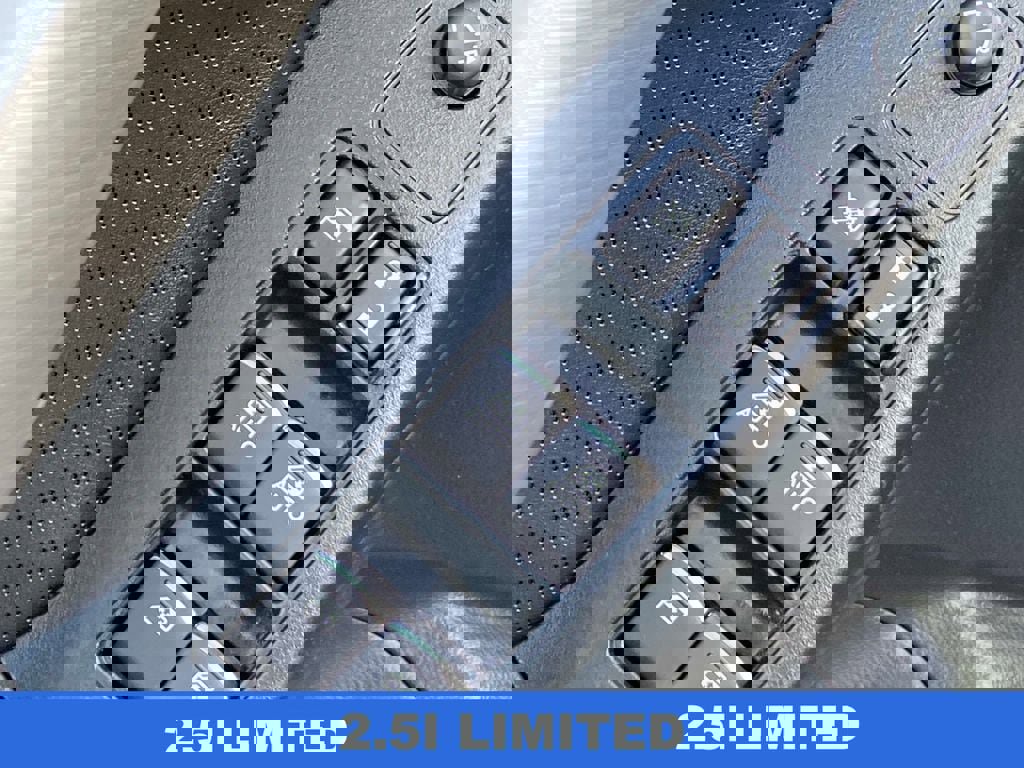 Used 2017 Subaru Forester 2.5i Limited image 30