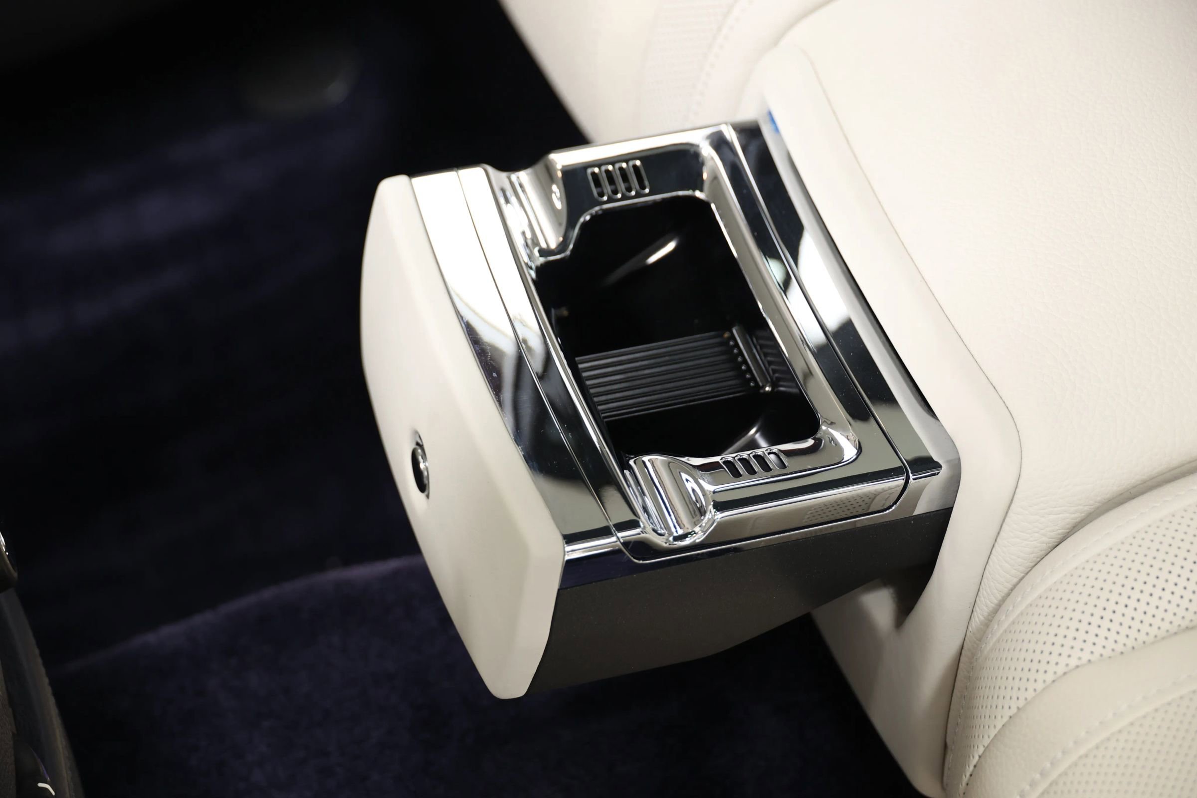 Used 2015 Rolls-Royce Ghost image 66