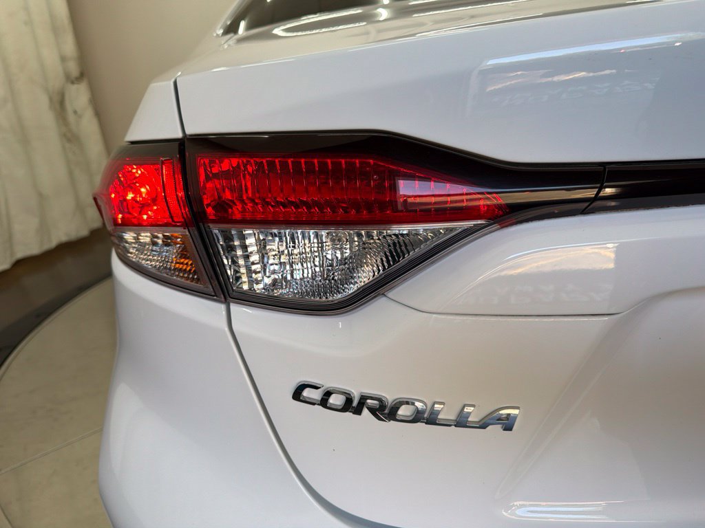 Used 2023 Toyota Corolla LE FWD image 12