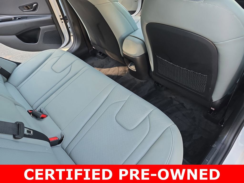 Used 2025 Hyundai Elantra Limited image 12