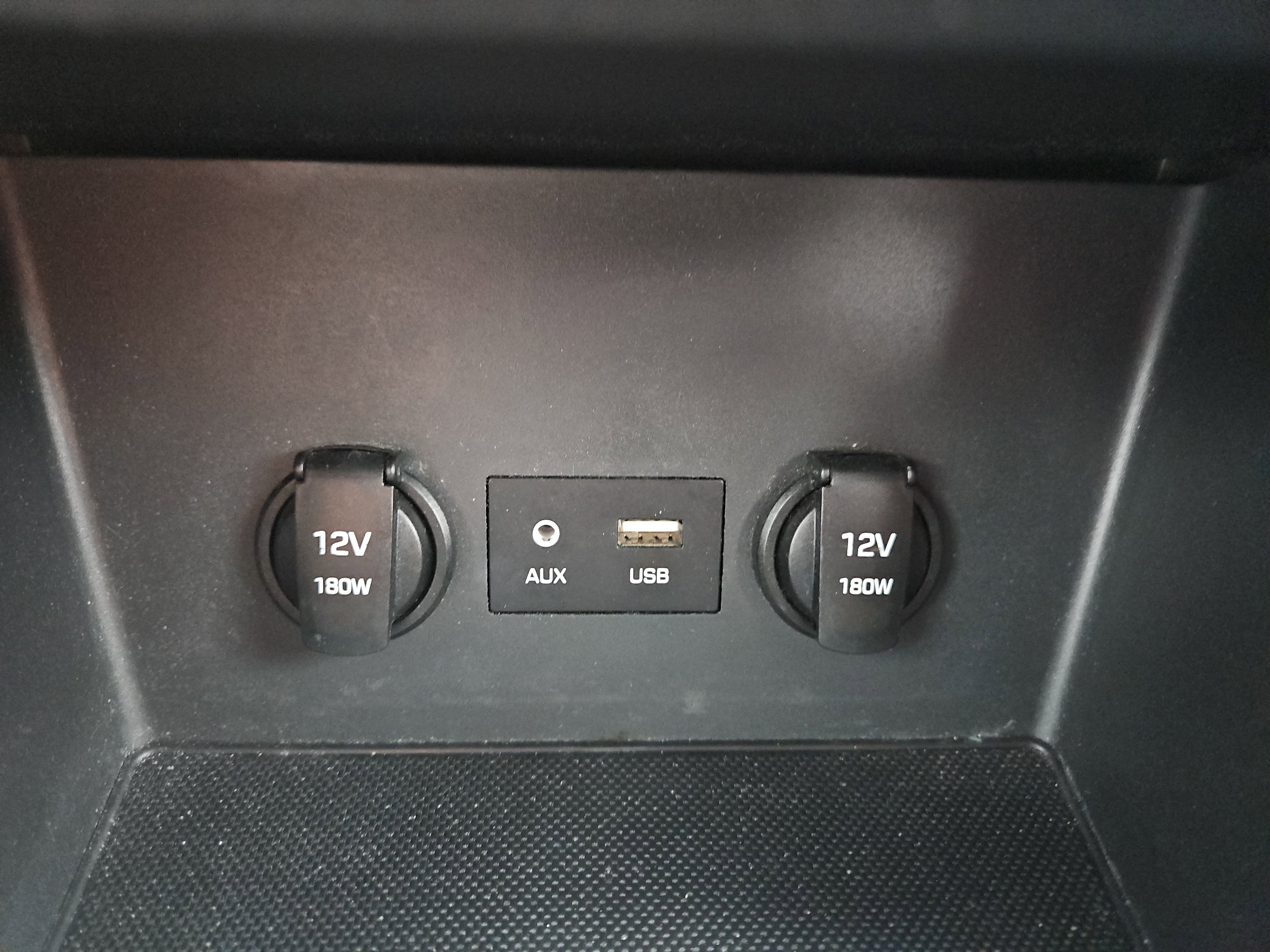 Used 2019 Hyundai Elantra GT image 18