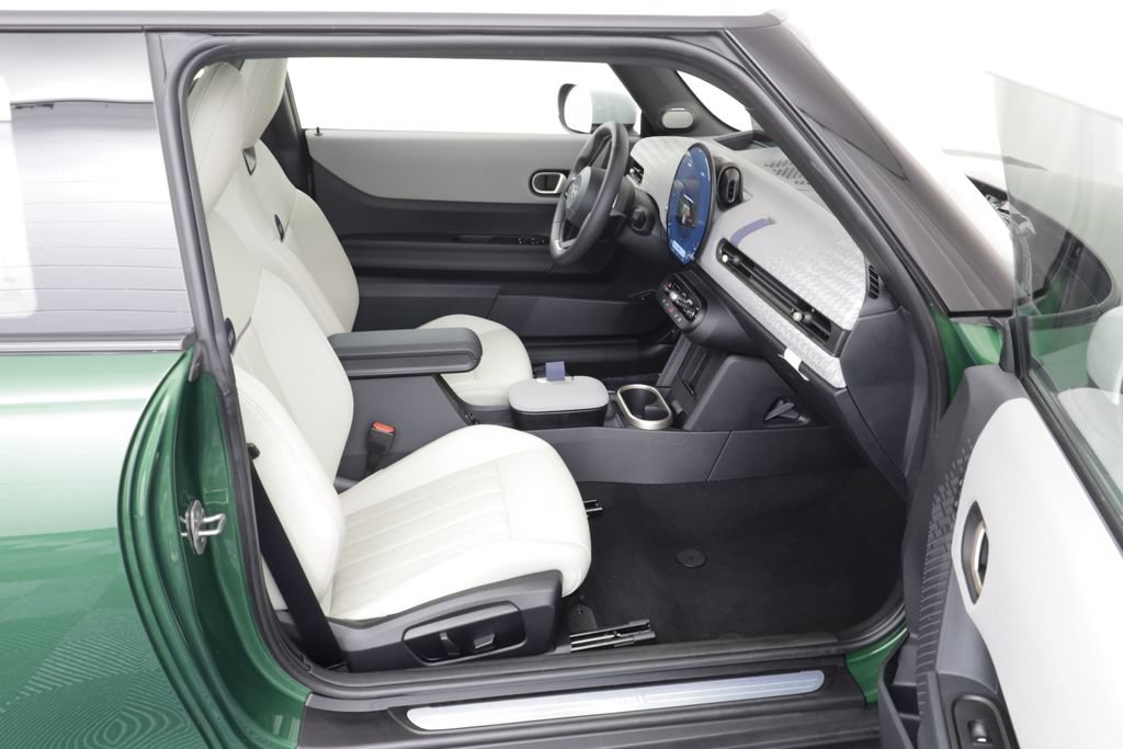Certified 2026 MINI Cooper 2-Door Hardtop FWD image 18