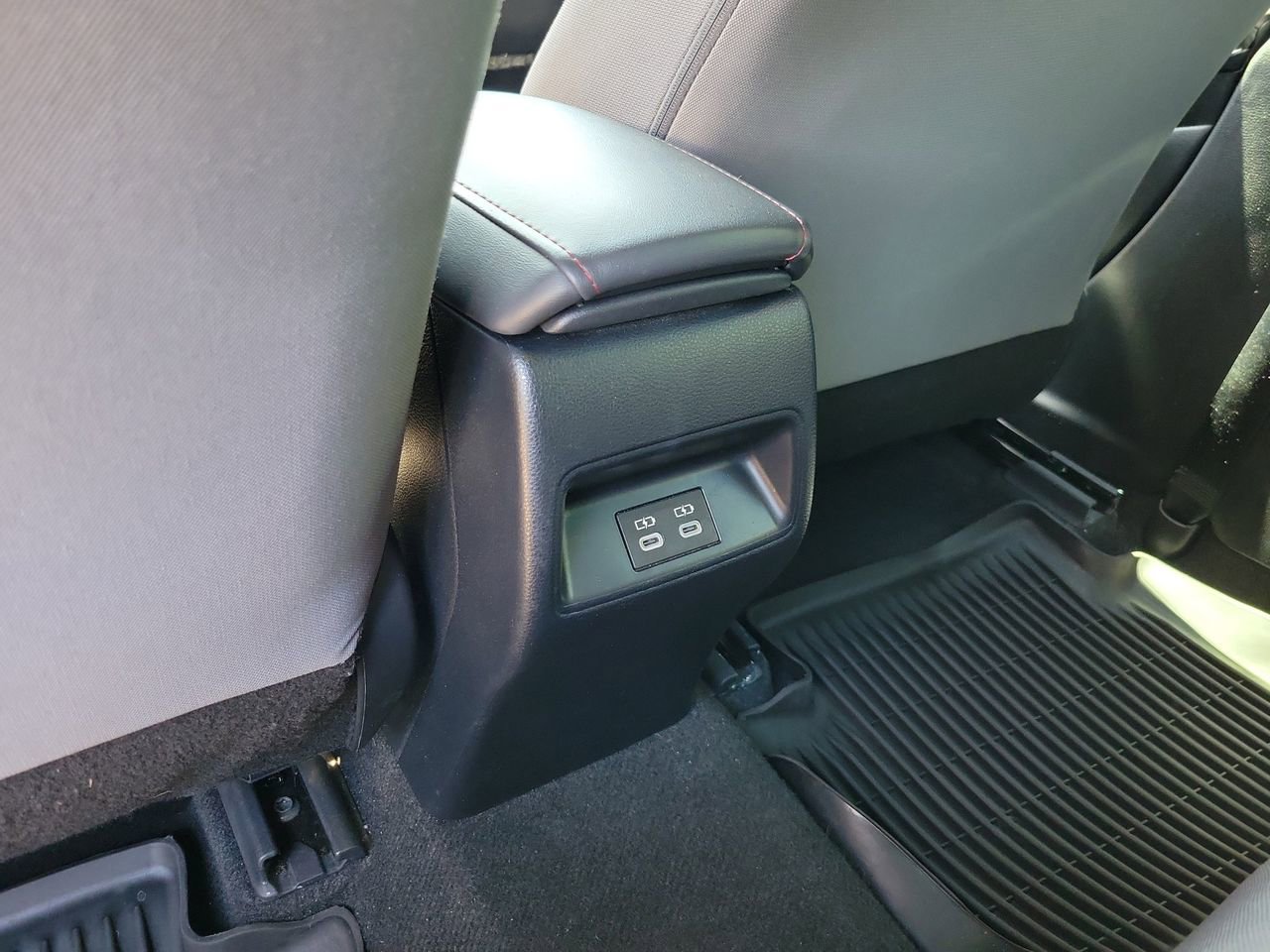 Used 2023 Toyota Corolla SE image 11