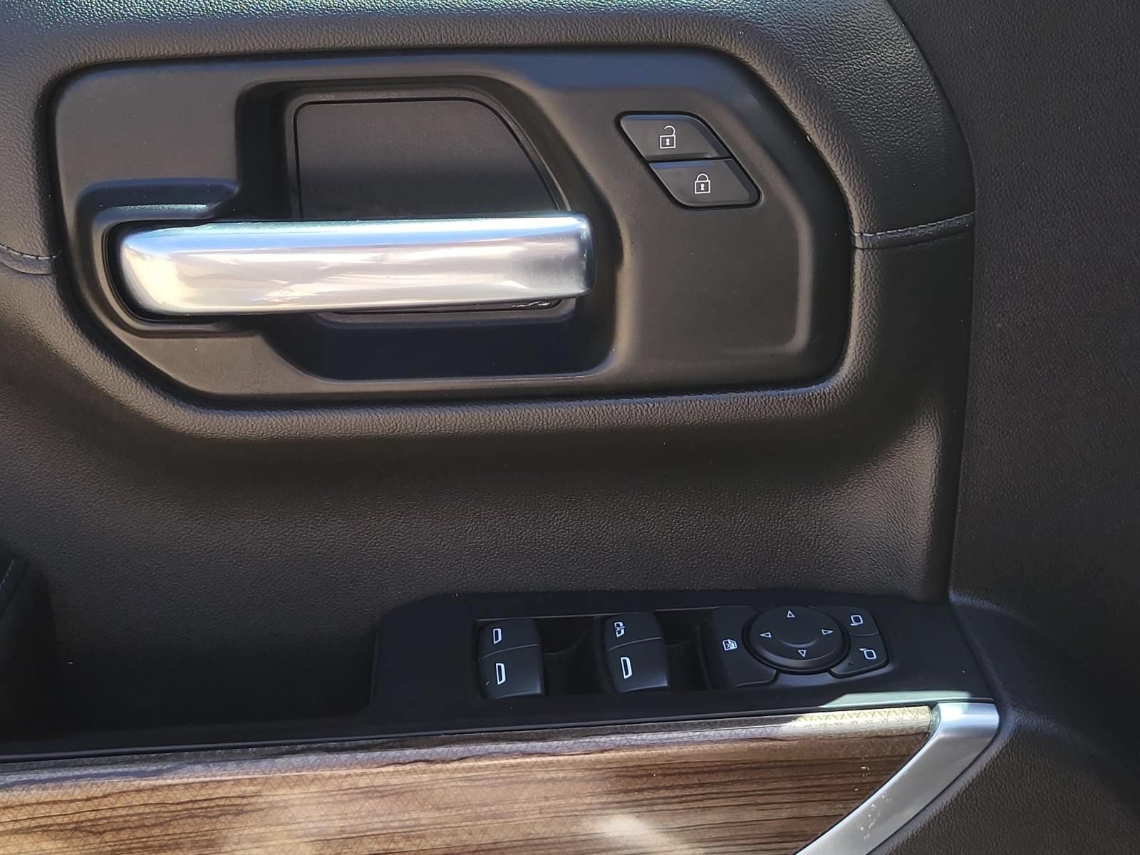 Used 2019 Chevrolet Silverado 1500 LT w/ Texas Edition AWD/4WD image 17
