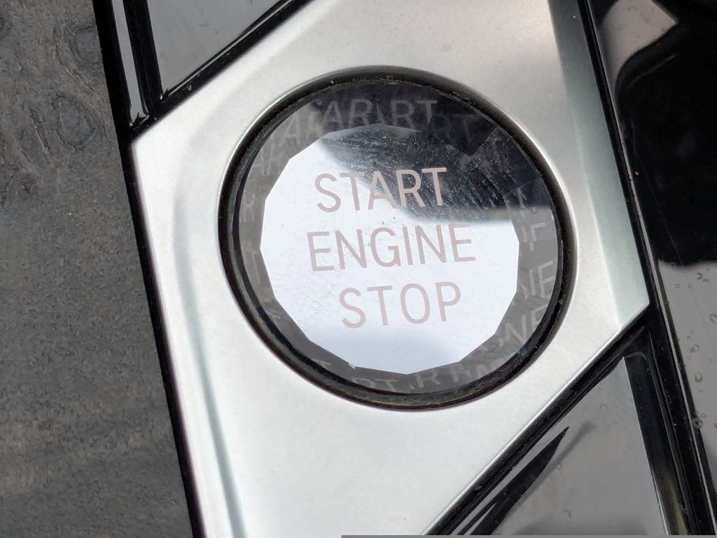 Used 2022 BMW X5 xDrive40i w/ M Sport Package image 16