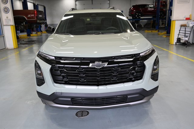 New 2026 Chevrolet Equinox LT w/ Convenience Package II image 2