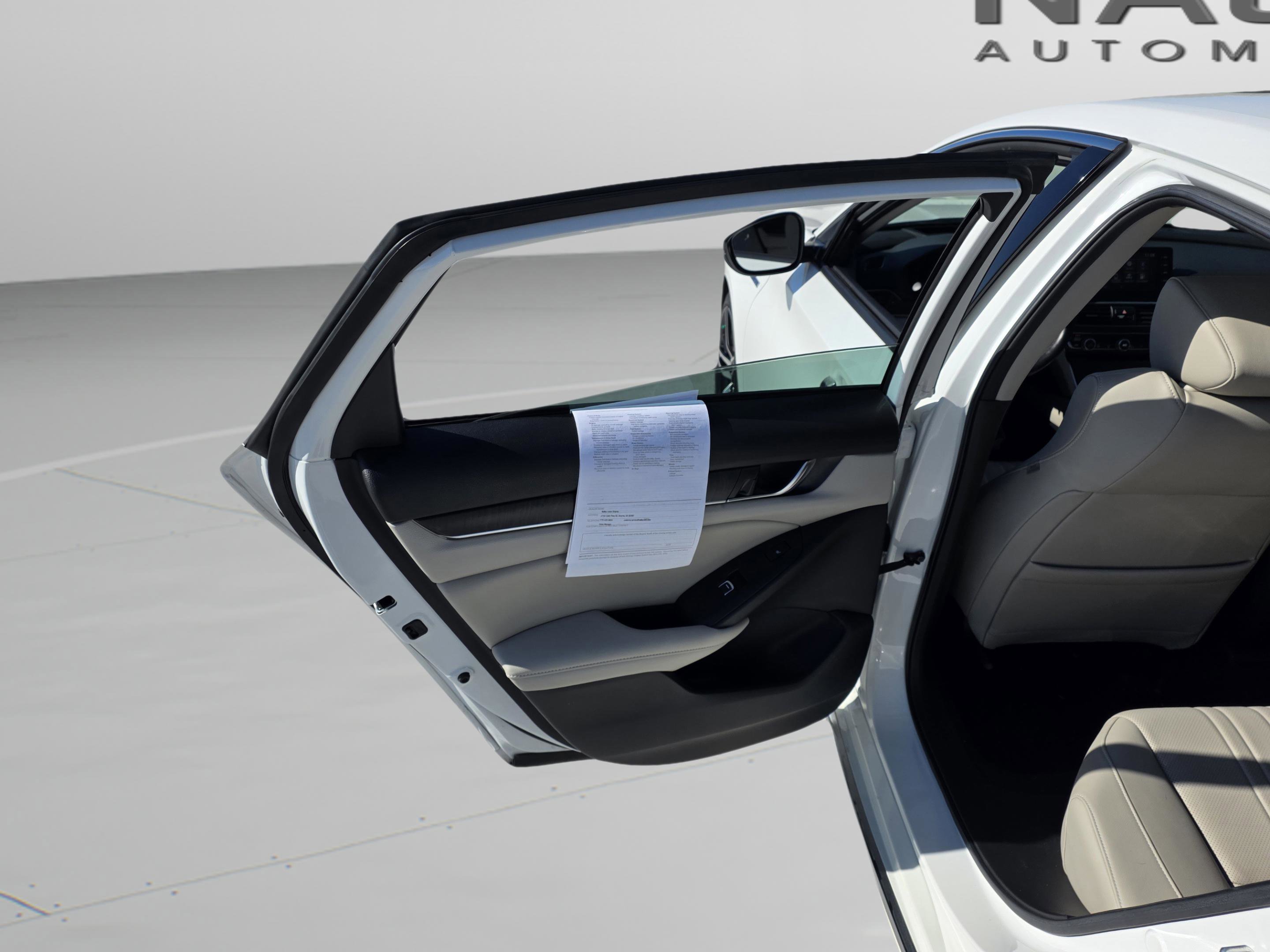 Used 2022 Honda Accord Touring image 25