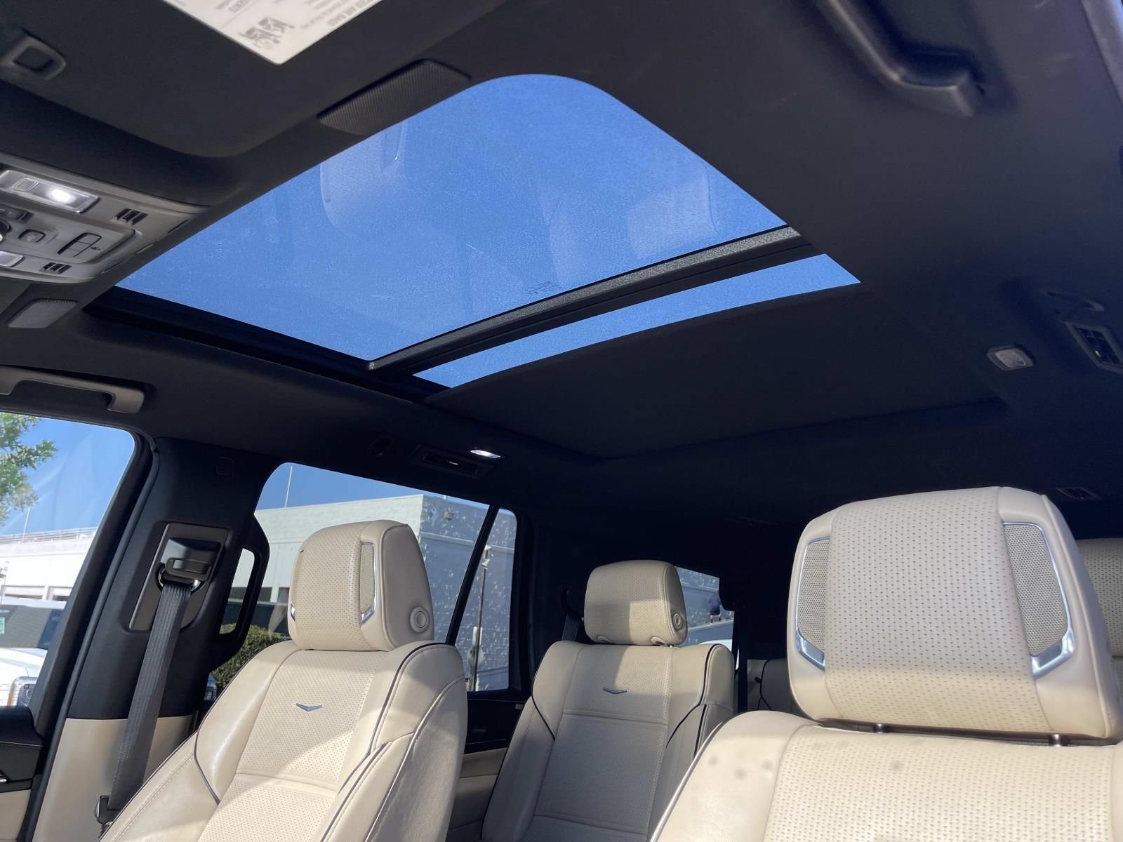 Used 2024 Cadillac Escalade Premium Luxury RWD image 20