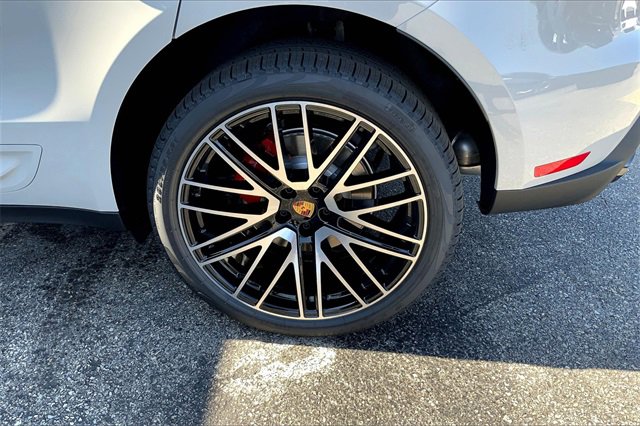 New 2026 Porsche Macan S image 16