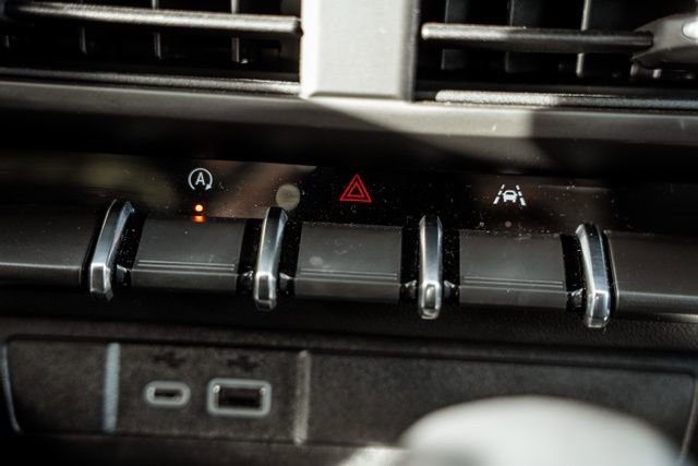 New 2025 Chevrolet Colorado LT w/ LT Convenience Package image 18