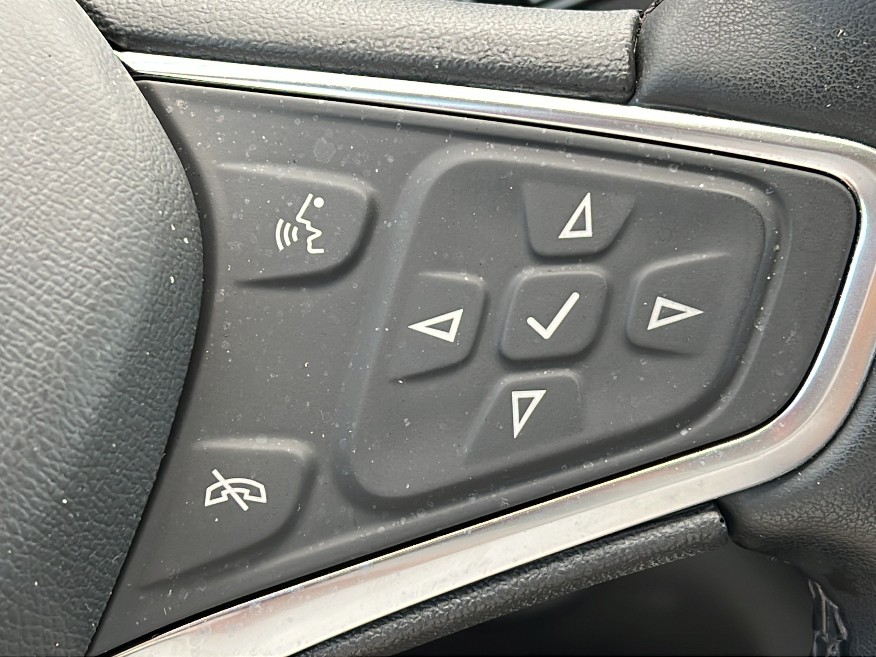 Used 2024 Chevrolet Equinox LT FWD image 21