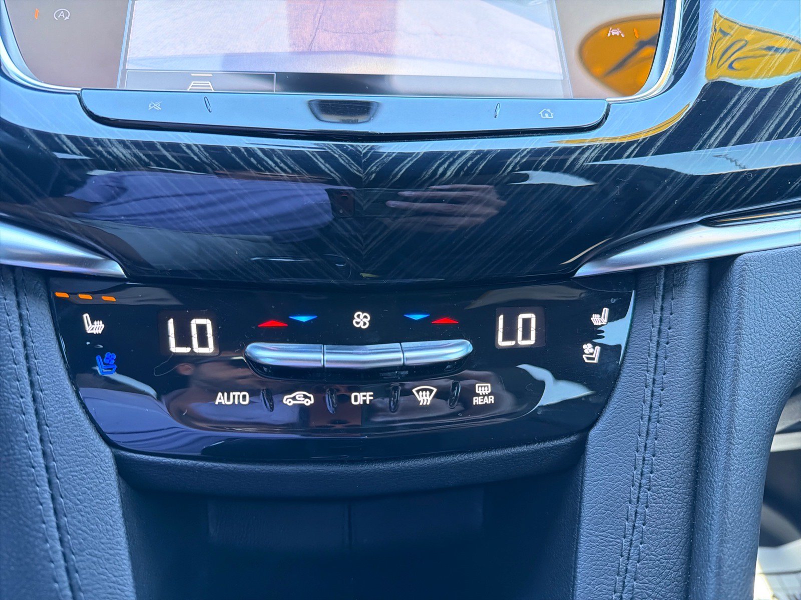 Used 2024 Cadillac XT6 Premium Luxury AWD/4WD image 23