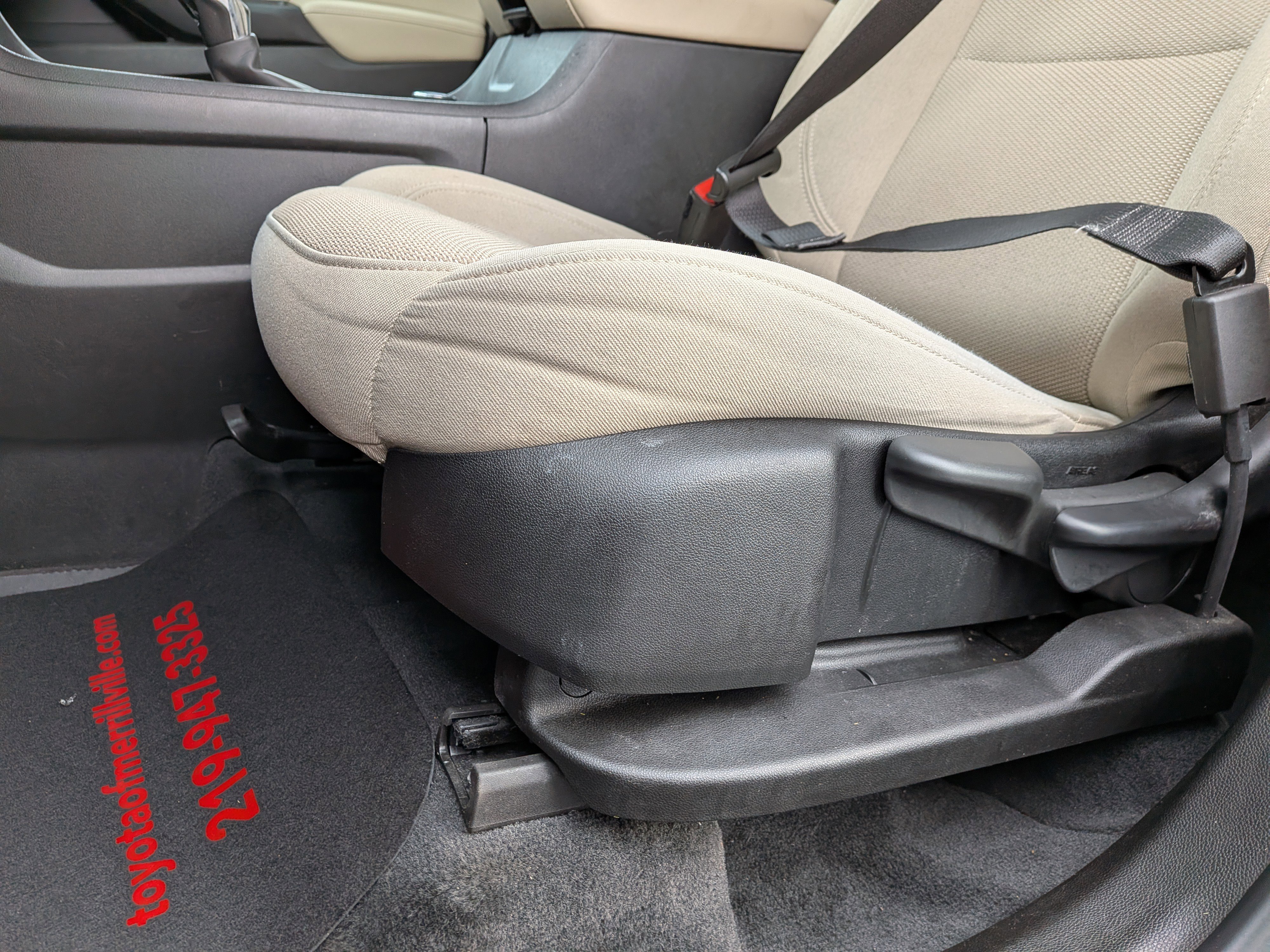 Used 2022 Chevrolet Traverse LS image 14