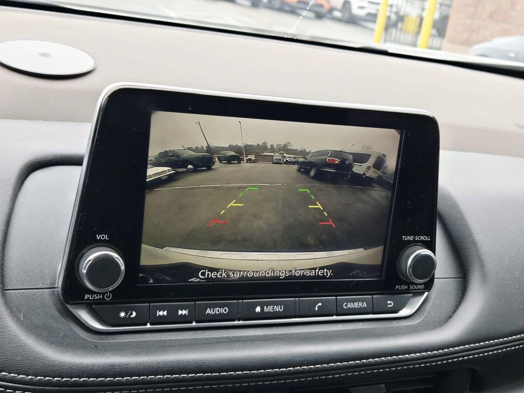 Used 2023 Nissan Rogue SV image 25