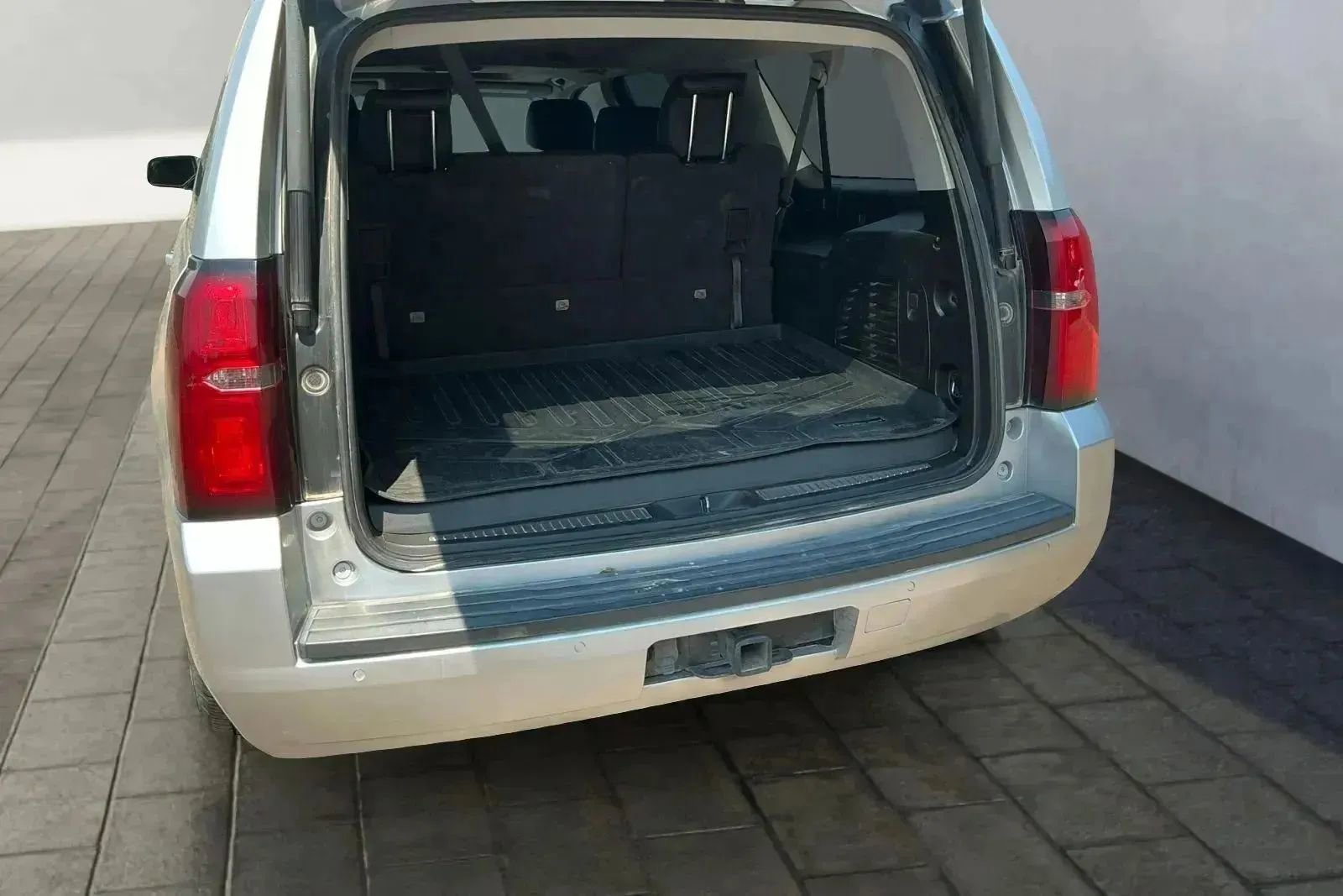 Used 2020 Chevrolet Suburban LT image 19