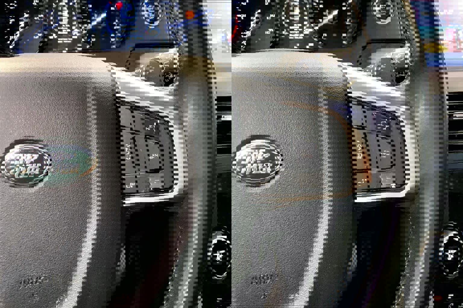 Used 2017 Land Rover Discovery Sport HSE Luxury image 24