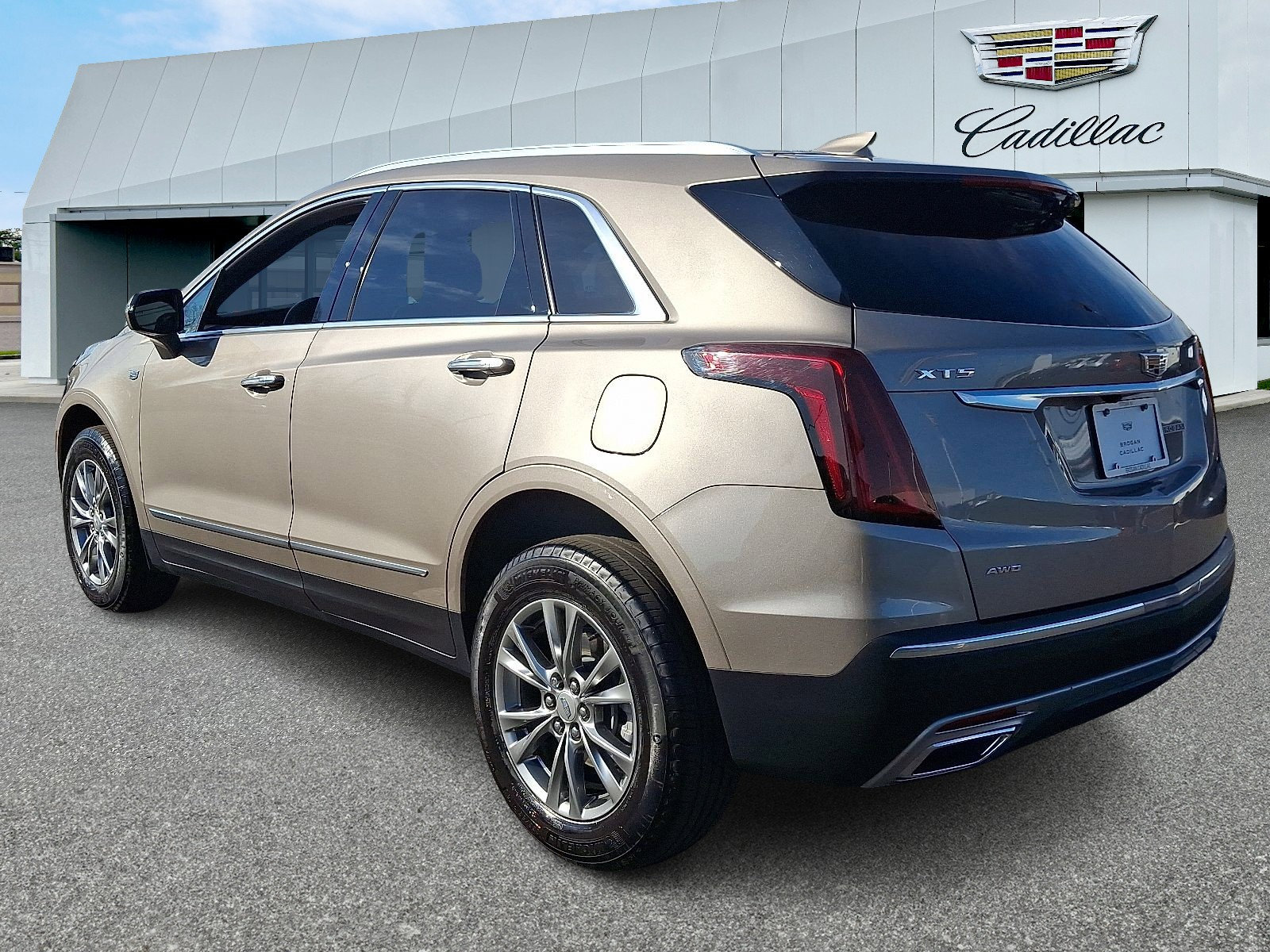 Certified 2023 Cadillac XT5 Premium Luxury image 3