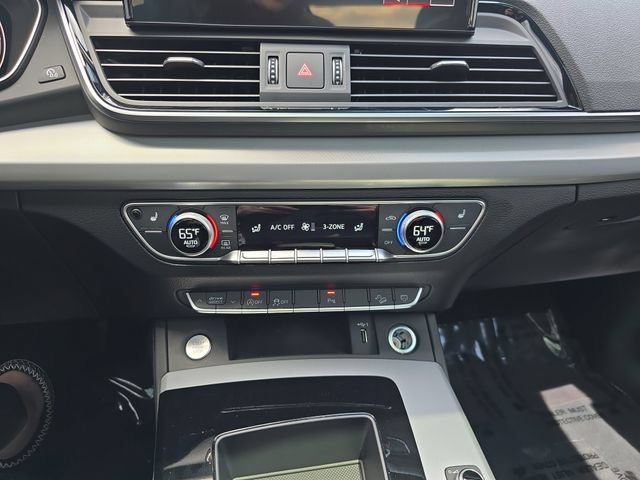 Used 2025 Audi Q5 2.0T Premium w/ Convenience Plus Package AWD/4WD image 26