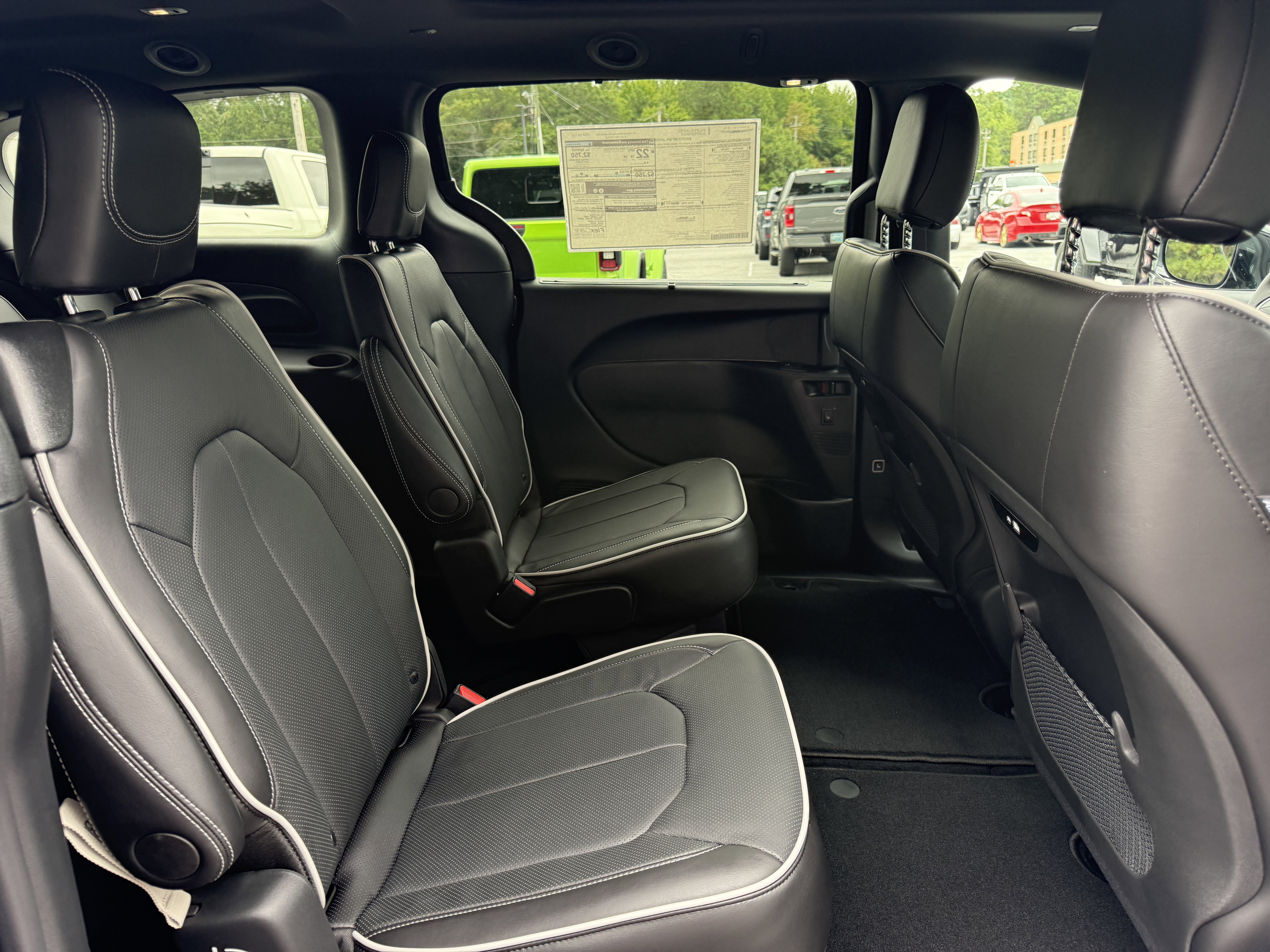 New 2026 Chrysler Pacifica Limited image 17